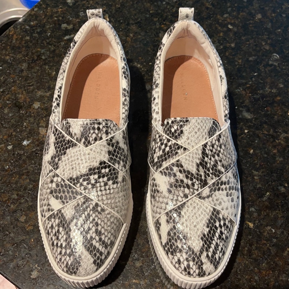 Halogen snakeskin platform sneakers !